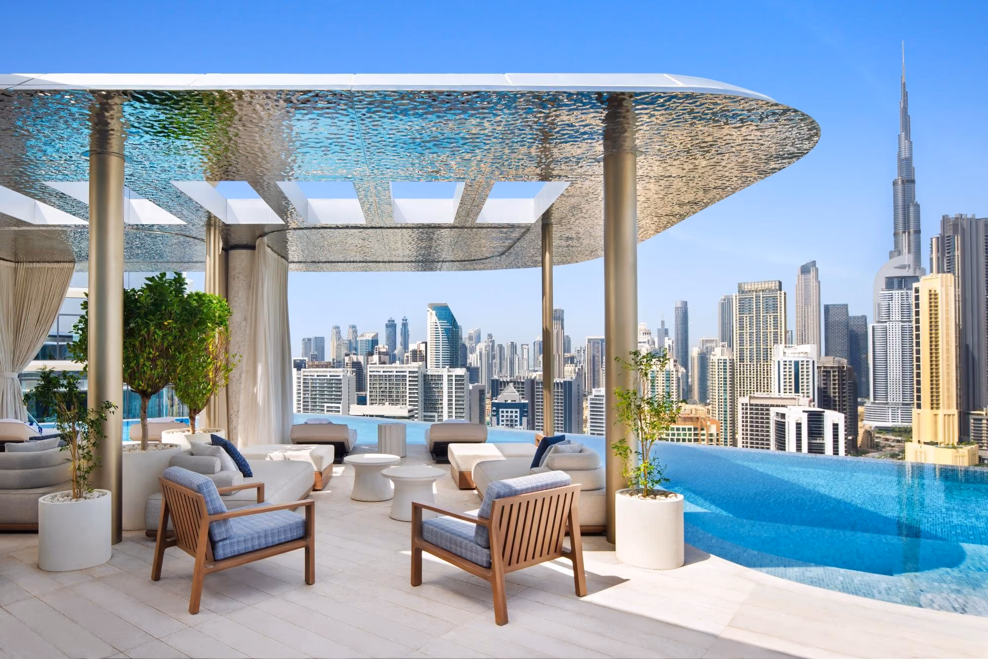 The Lana, Dubai: the rooftop pool by day