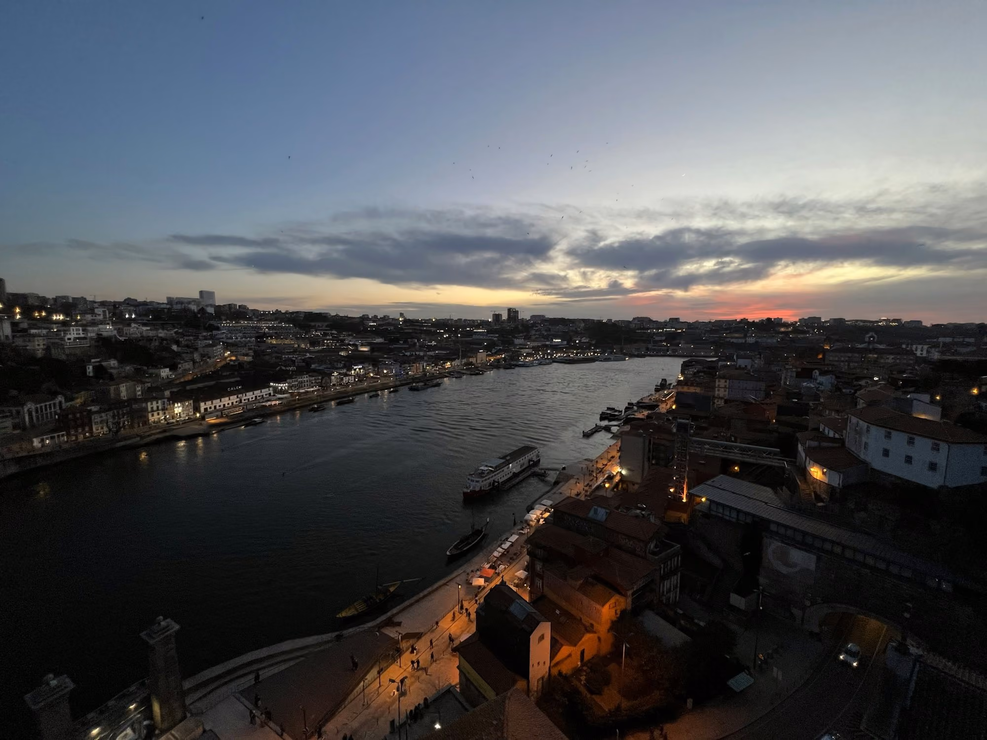 Near Vinha Boutique Hotel: a view of a body of water at night