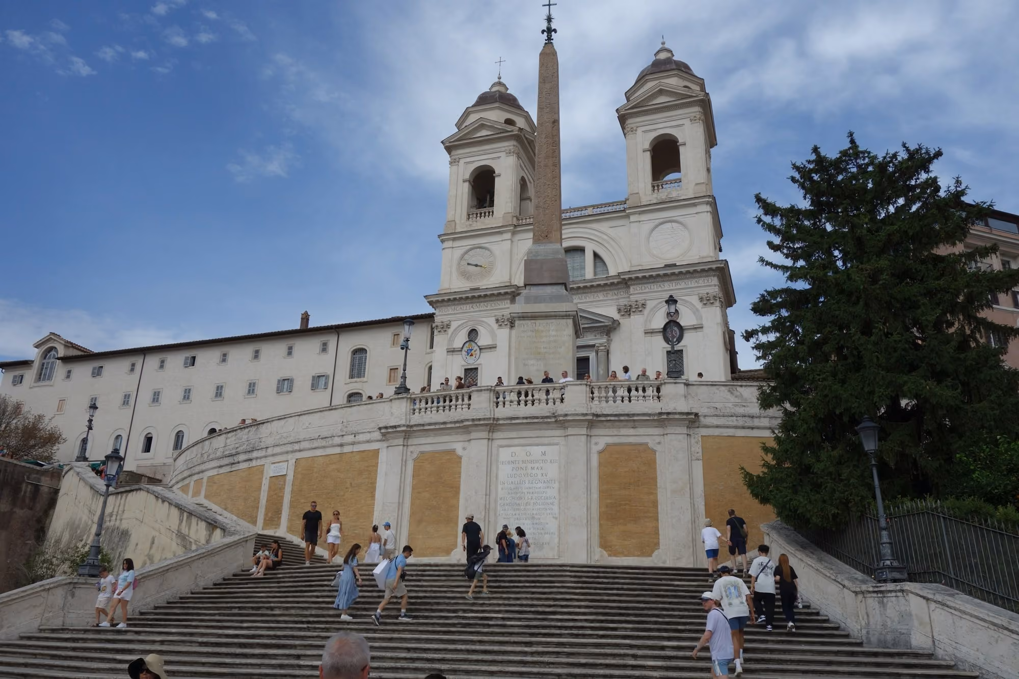 Near Hotel de la Ville, a Rocco Forte Hotel: Spanish steps in rome with people walking