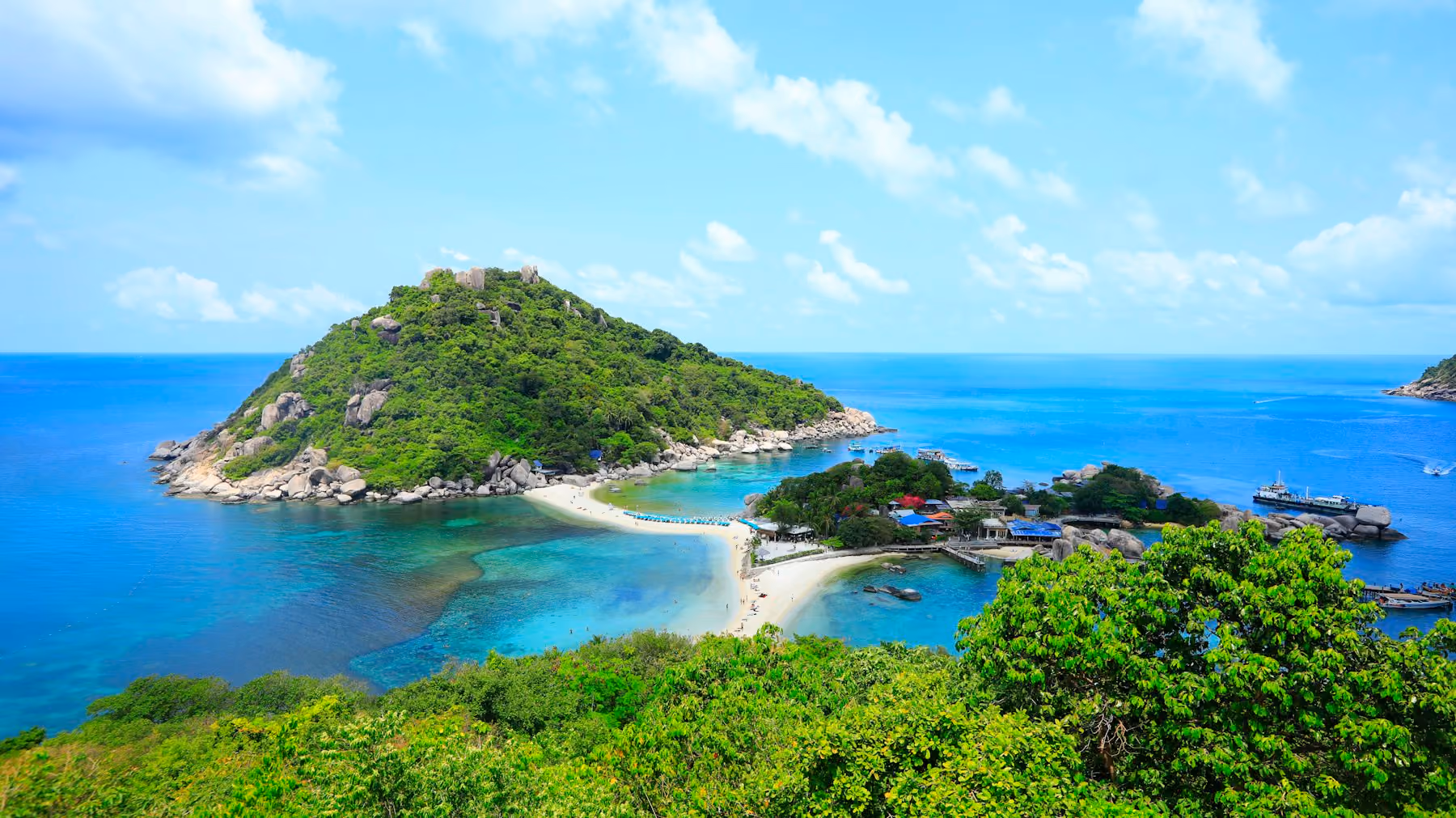 Koh Nang Yuan's sandbar and green islets in the Gulf of Thailand, near Koh Tao